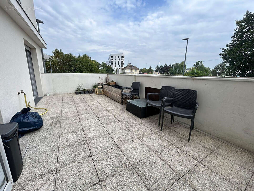 Appartement Carrieres Sous Poissy 3 pièce(s) 55 .72 m2 - photo 4