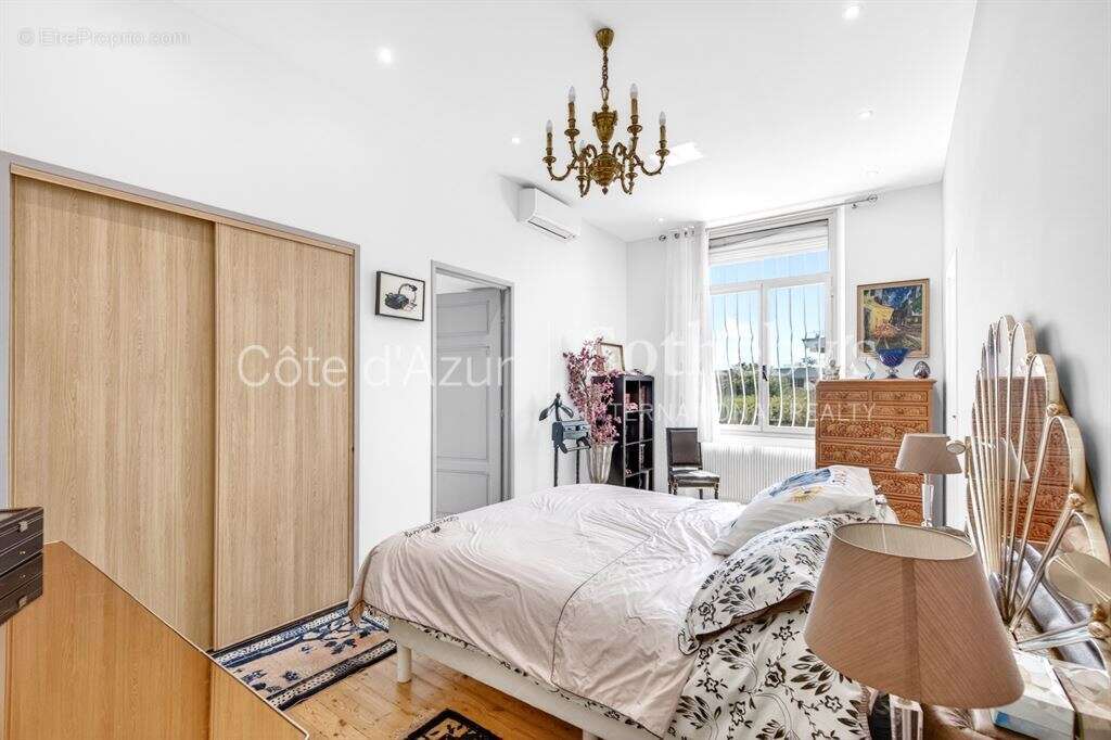 Cannes Croix des Gardes villa avec échappée mer, piscine et terrain plat - photo 12