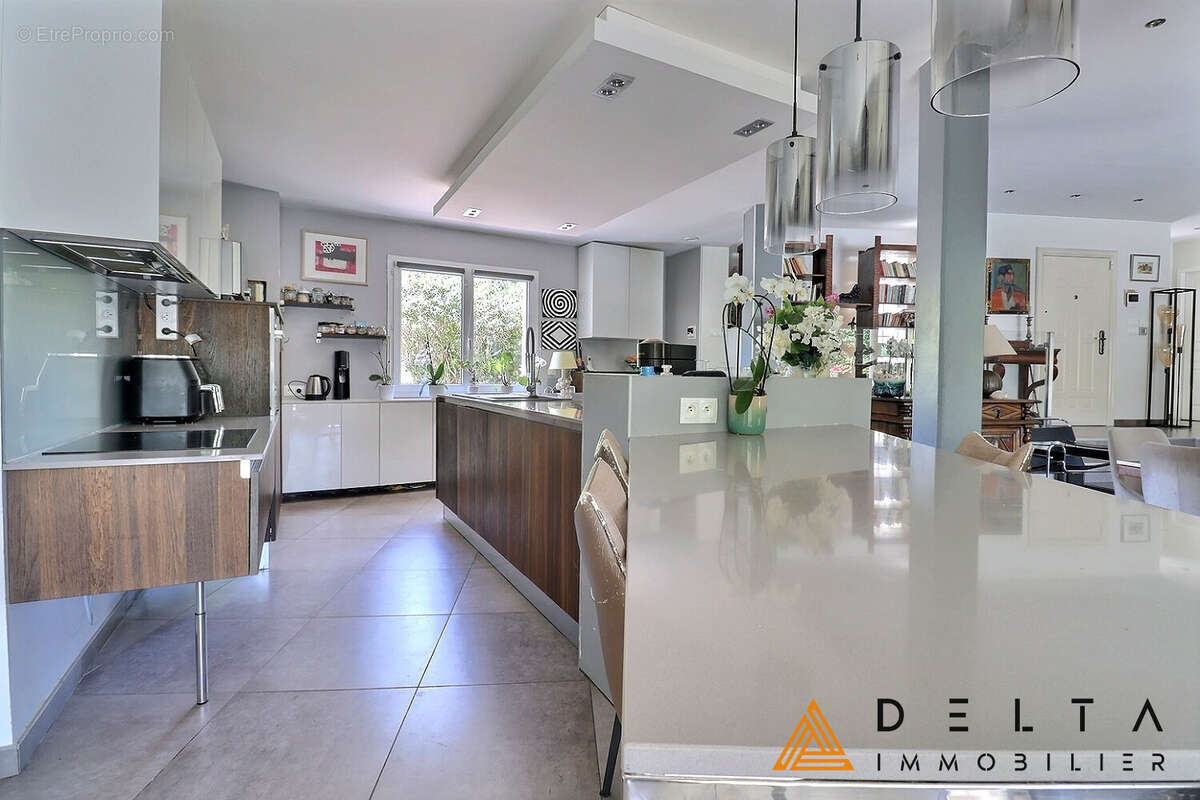Maison 185 m² sur terrain de 1502 m² avec piscine - photo 7