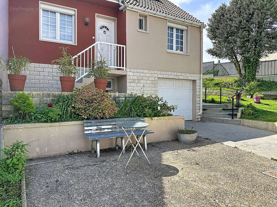 Maison à QUERQUEVILLE