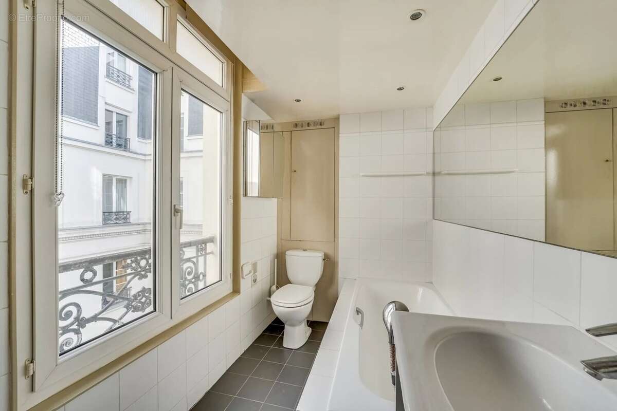Appartement à PARIS-3E