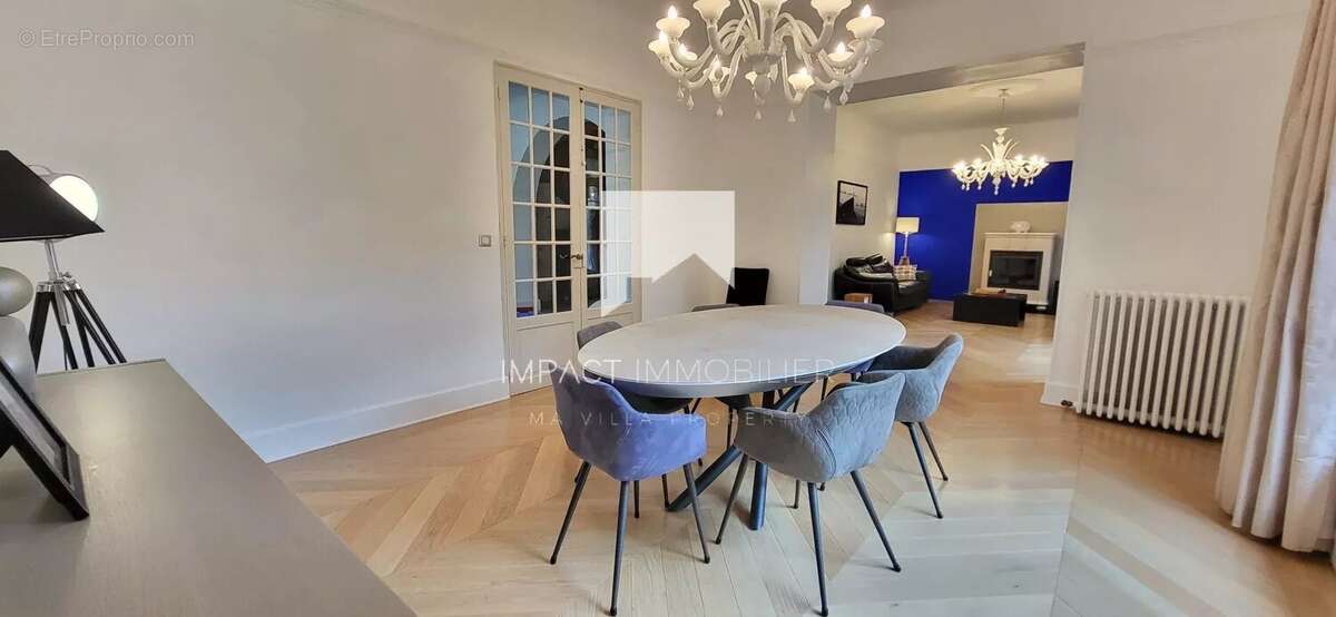 Maison à HYERES