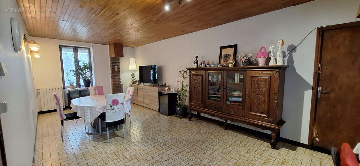 Maison laroche 2/3 chambres 95m2 environ,dependance 64m2,garage/grange 50m2,garage 39m2,et cave.terrain 544m2. - photo 7