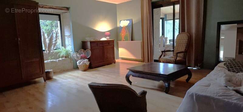 A vendre LIMEYRAT (24), maison de 172 m2 sur un terrain de 2300 m2 - photo 11