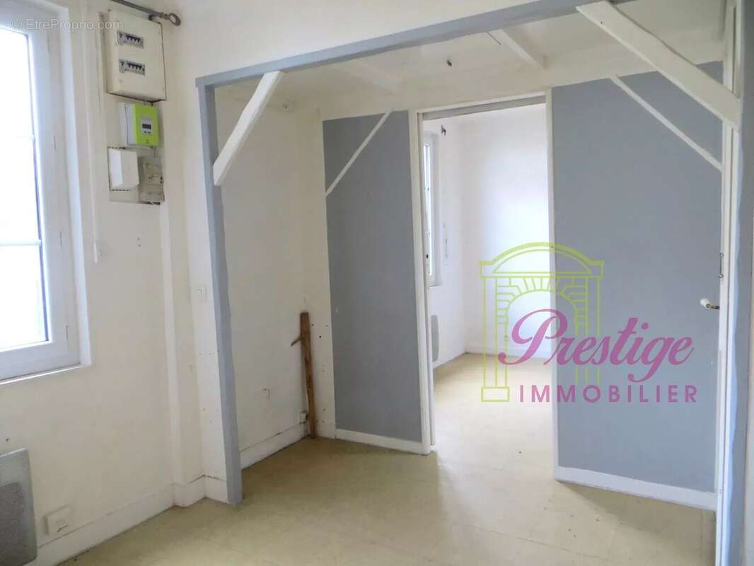 Maison à LE MESNIL-LE-ROI