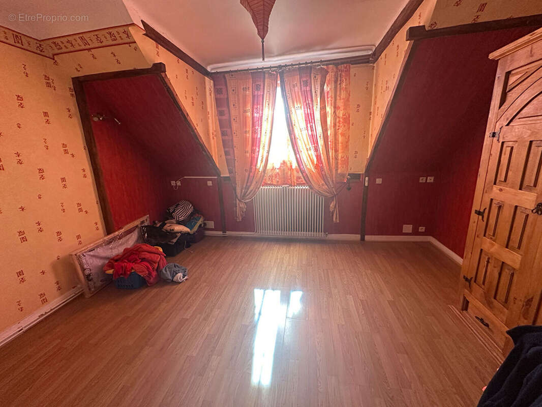 Maison à VARENNES-VAUZELLES