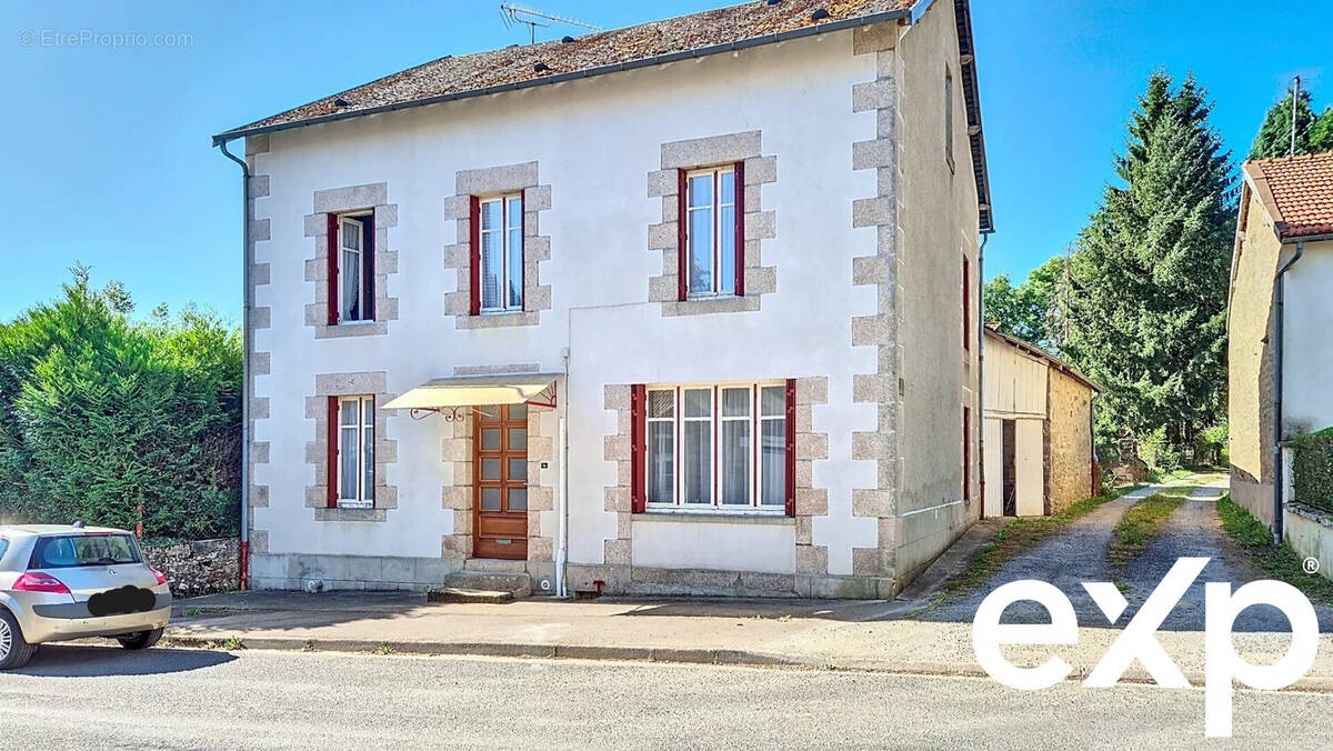 Maison à LA JONCHERE-SAINT-MAURICE