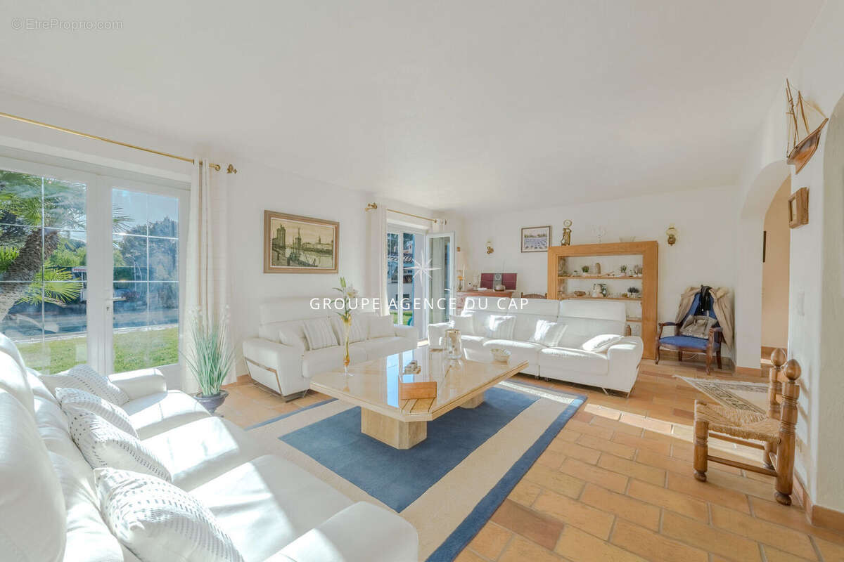 Maison à FREJUS