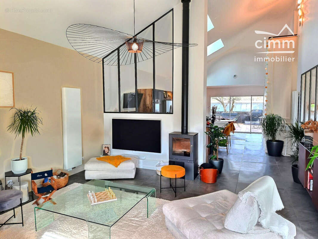 Appartement 139 m² à Challes-Les-Eaux  - photo 4