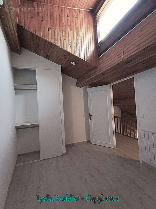 Maison 3 pièces 60 m2 rénovée dans le centre de CHATELDON (63290) - secteur calme - photo 7
