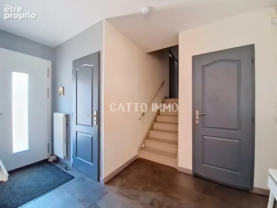 Maison de 140 m2 avec piscine sur 9 ares de terrain - photo 10