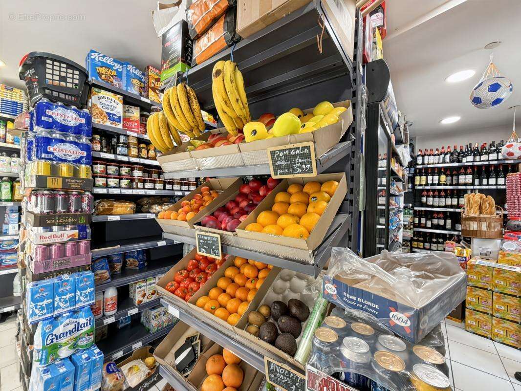 Commerce à MAINCY