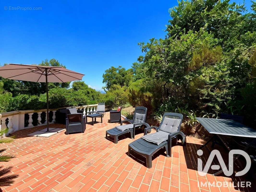 Photo 2 - Maison à ROQUEBRUNE-SUR-ARGENS