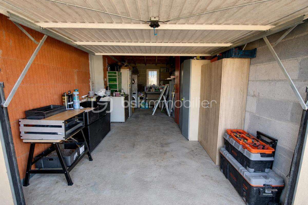 Maison à SAINT-HILAIRE-DE-BRETHMAS