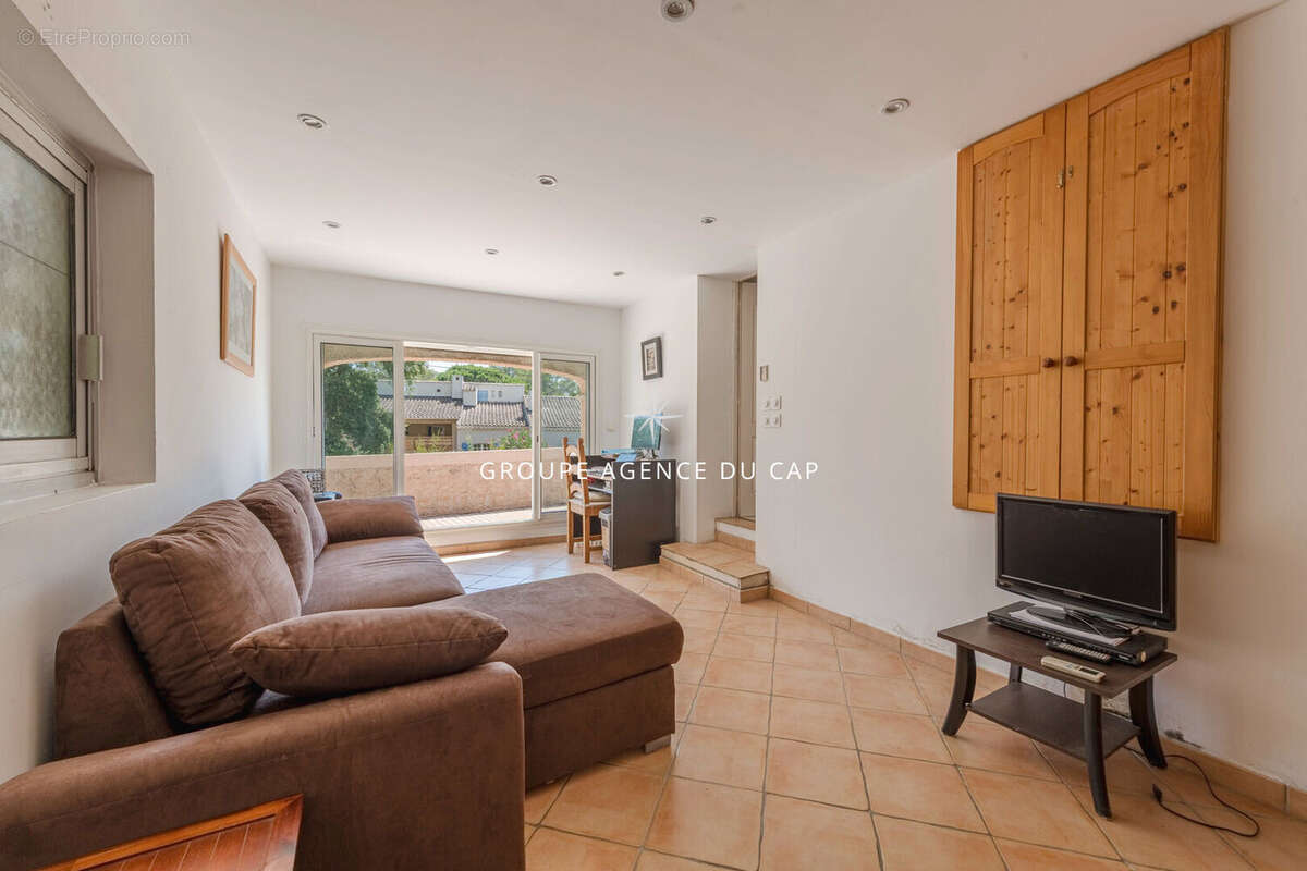 Villa avec piscine à vendre à Saint-Raphaël Valescure proche des Golfs - photo 13