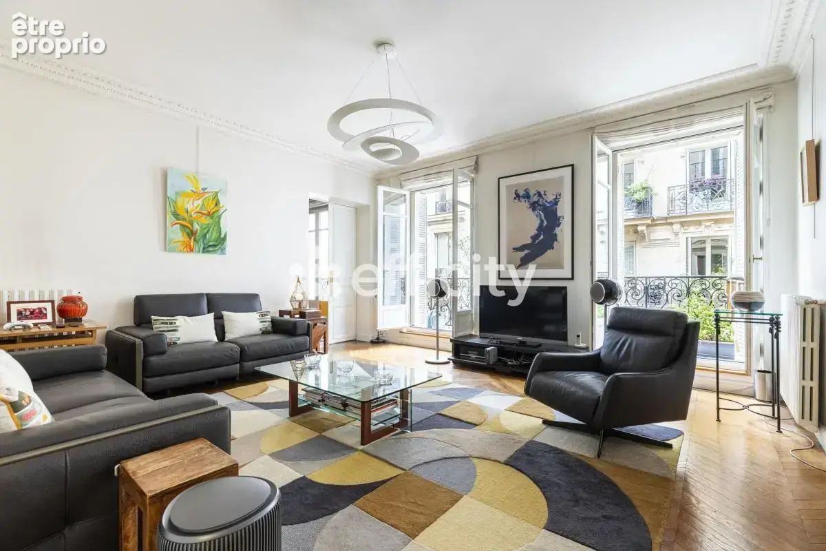 Appartement à PARIS-1E