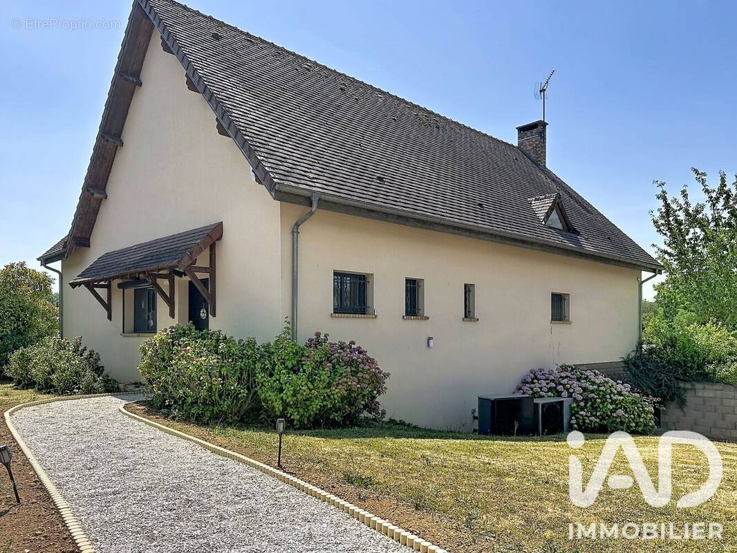 Photo 1 - Maison à VILLETHIERRY