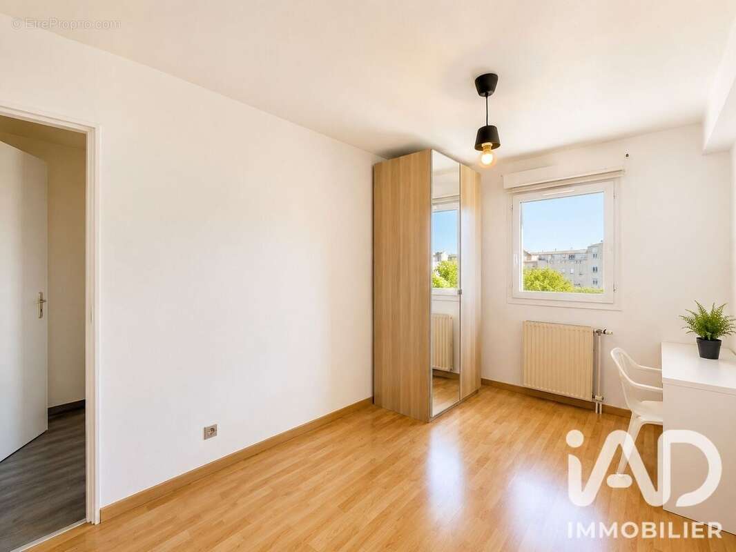 Photo 9 - Appartement à VENISSIEUX