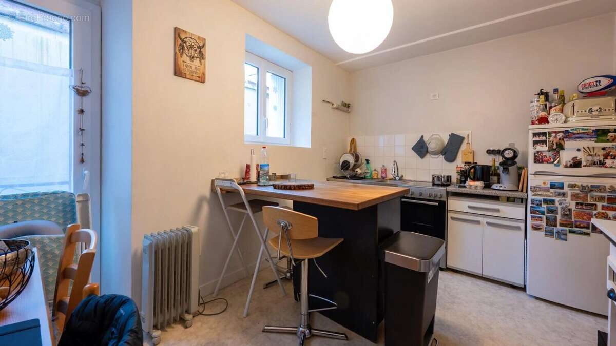 Souillac, Hyper centre, immeuble de 3 appartements. - photo 3