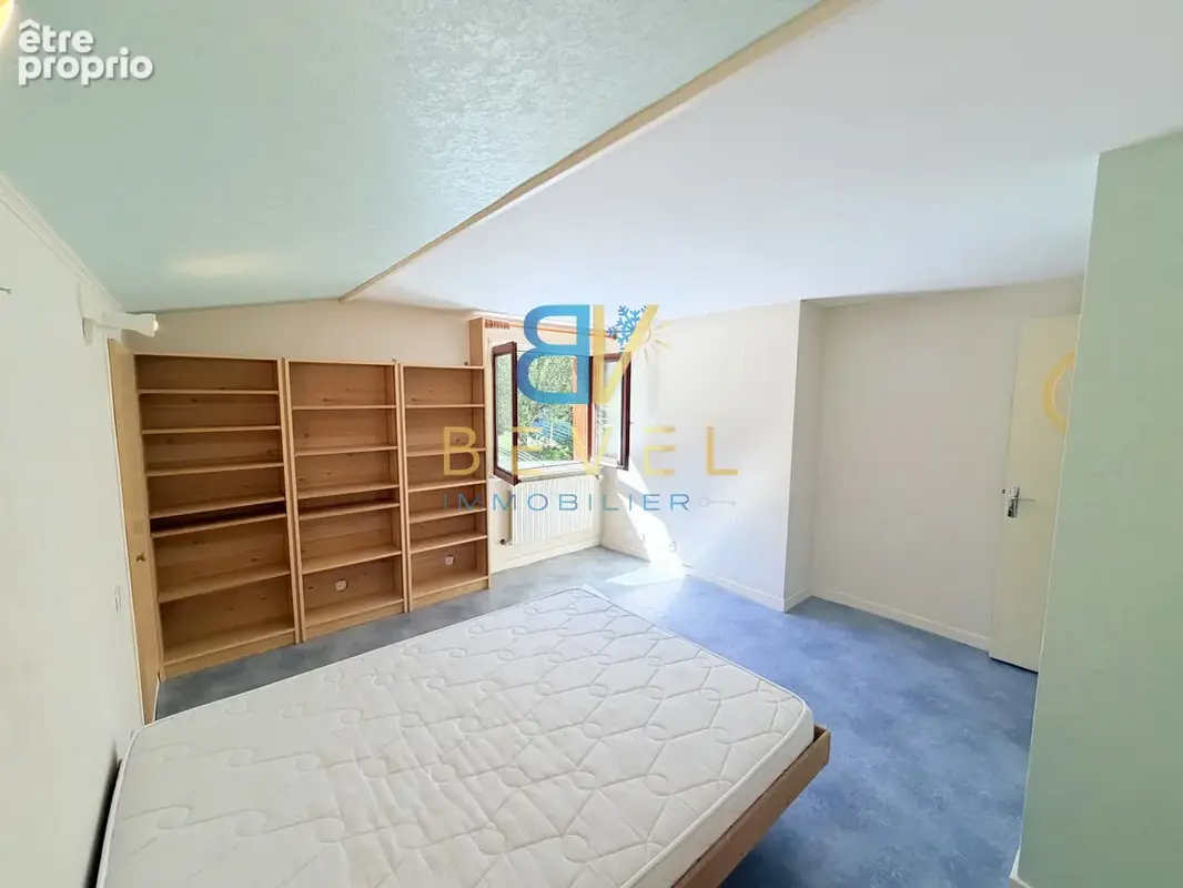 (73) VILLARGONDRAN - Jolie maison avec beaux extérieurs - 5 chambres - Garage & Atelier - Véranda - Rare à la - photo 17