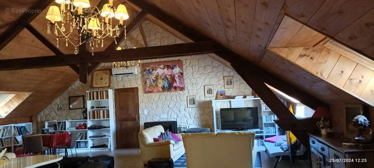 Propriété à vendre SAINT HILAIRE ( allier) comprenant une maison et un gite sur un parc de 23433 m² - photo 14