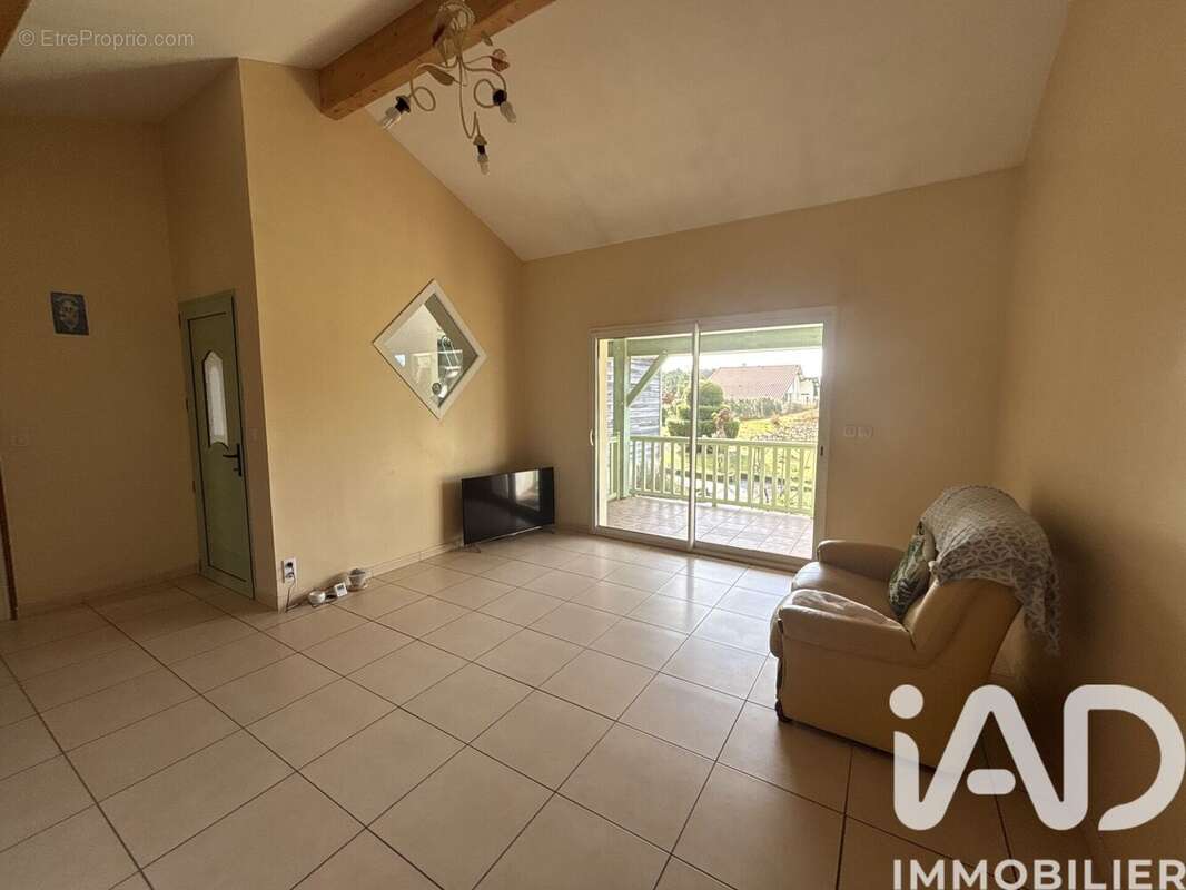 Photo 3 - Maison à SAINT-JULIEN-EN-BORN