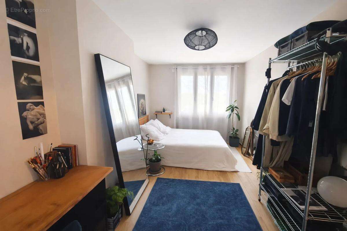 Maison à SAINT-MACAIRE-EN-MAUGES