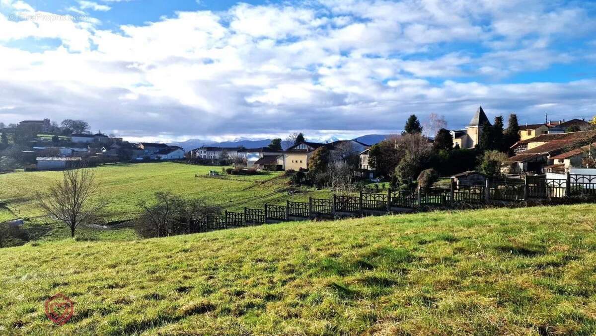 Terrain à SALIES-DU-SALAT