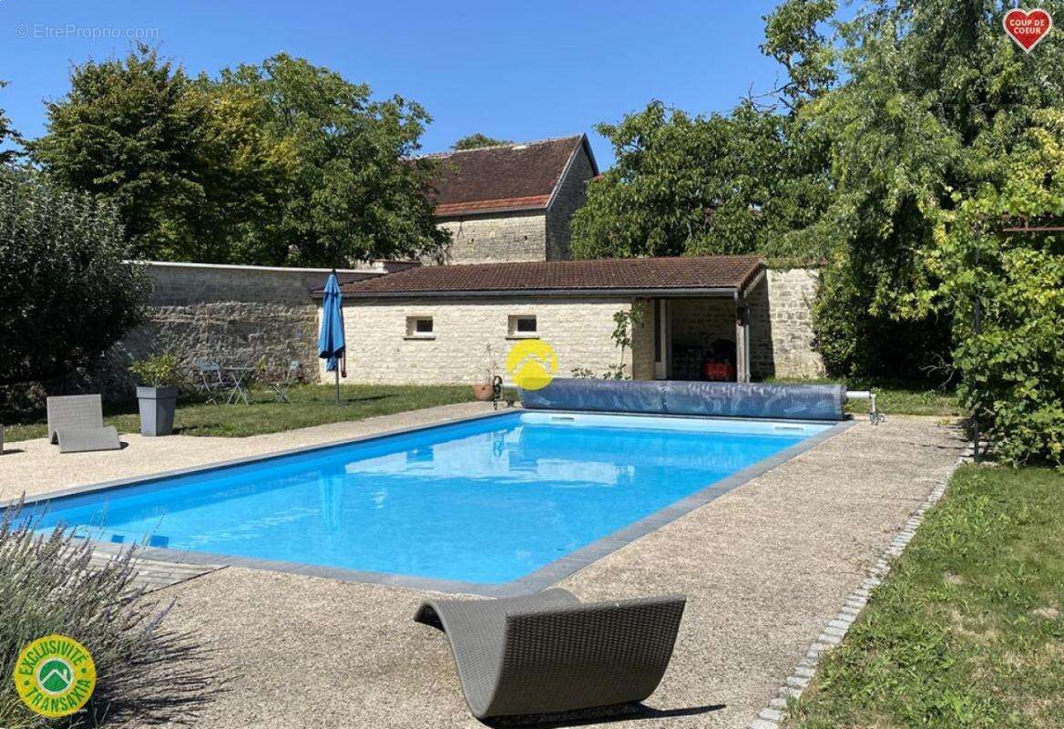 Maison à MOULINS-EN-TONNERROIS