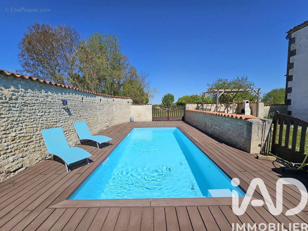 Maison 146 m² à Gibourne  - photo 3