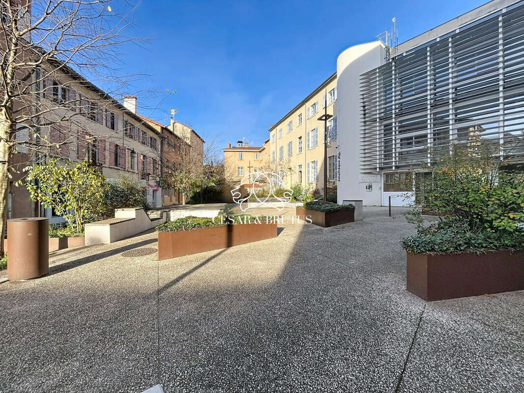 Appartement à NEUVILLE-SUR-SAONE