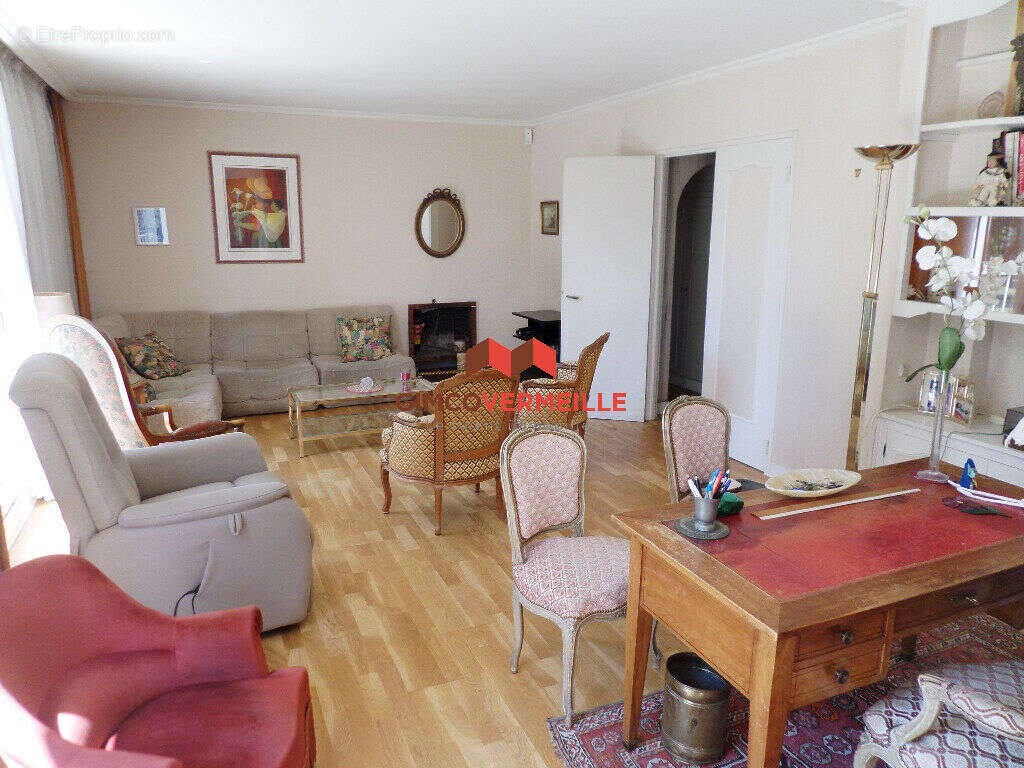 Appartement à LA CELLE-SAINT-CLOUD