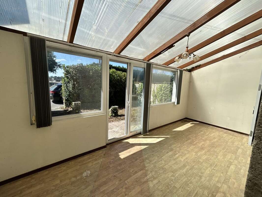 Maison à KERLOUAN