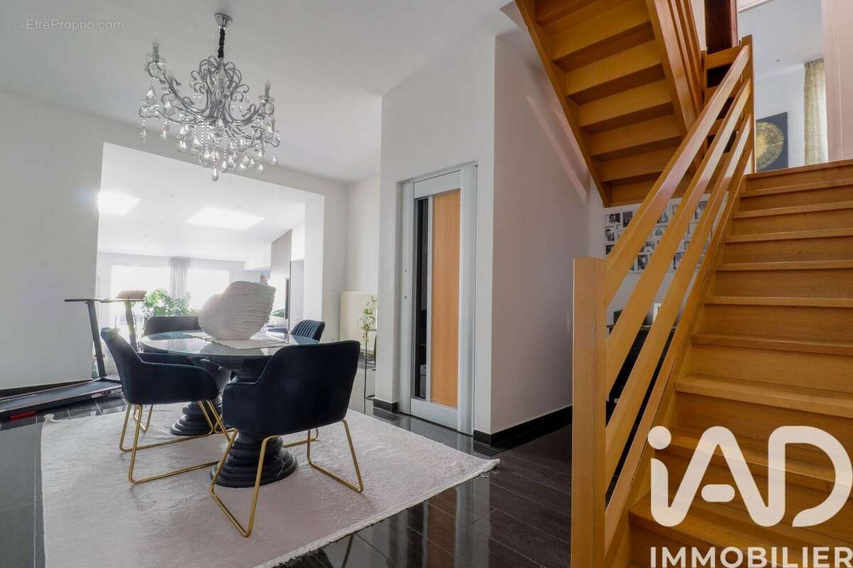 Maison 225 m² à Saulx-Les-Chartreux  - photo 6