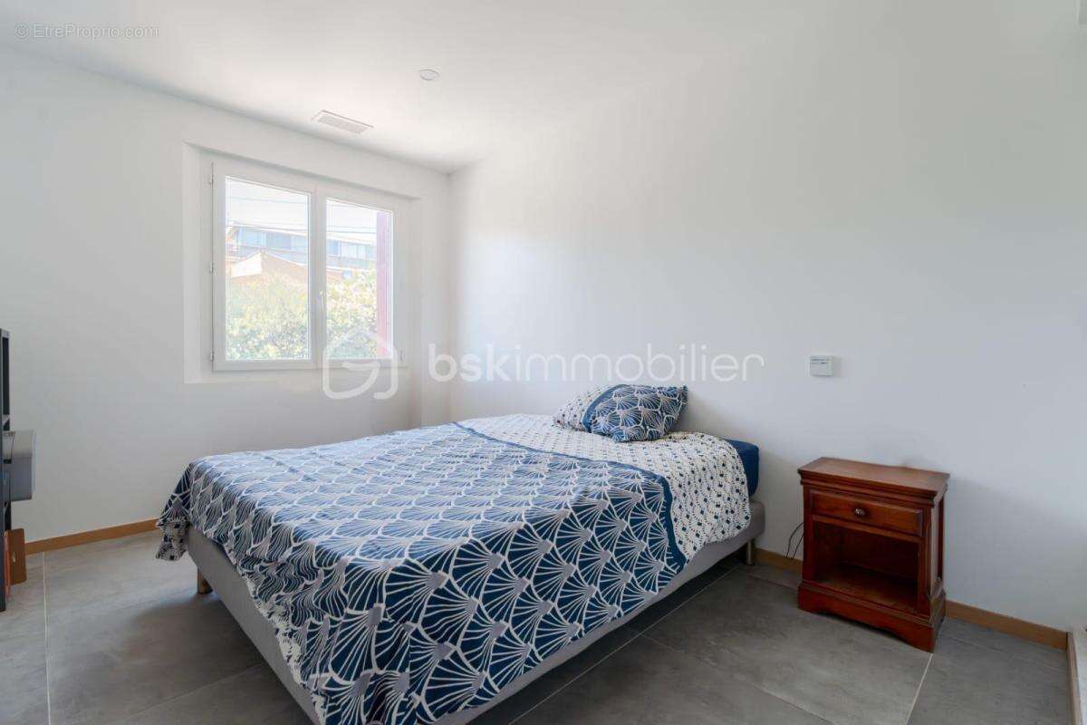 Appartement à SIX-FOURS-LES-PLAGES