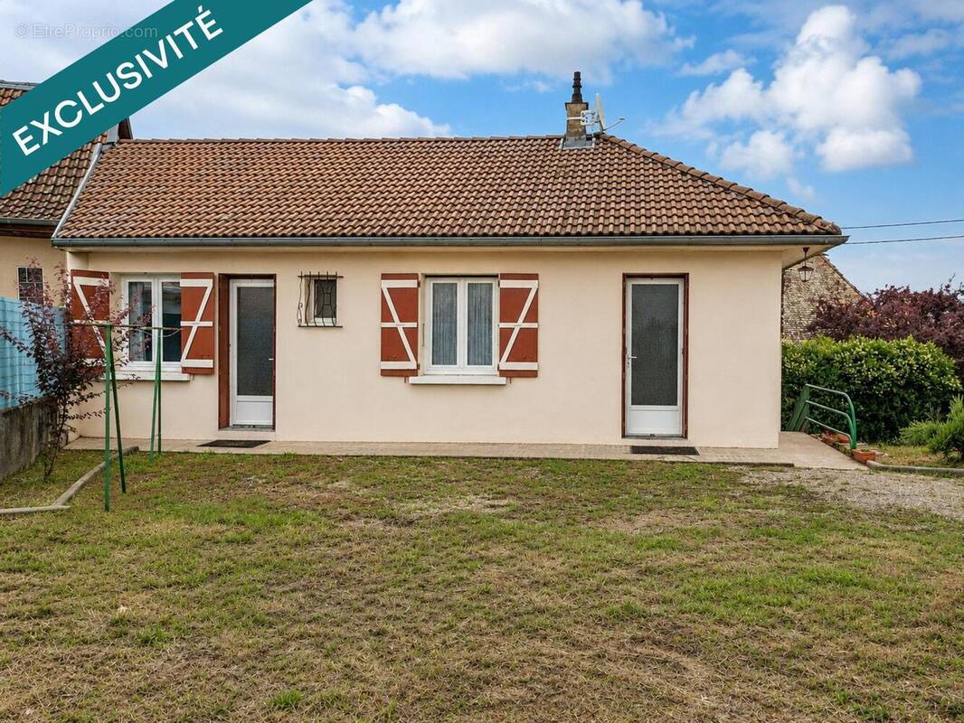 Photo 1 - Maison à VEYRINS-THUELLIN