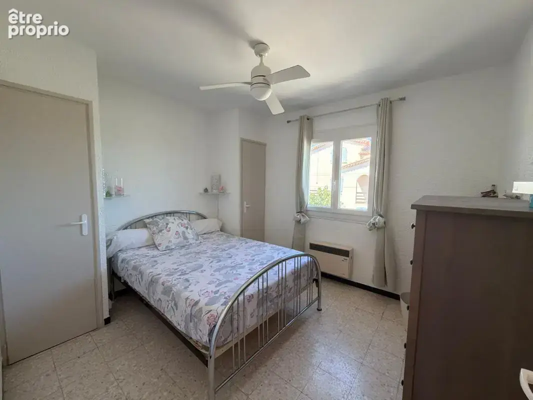 À vendre – Marseillan plage - Exceptionnel 3 pièces en duplex avec vue mer et port - photo 9