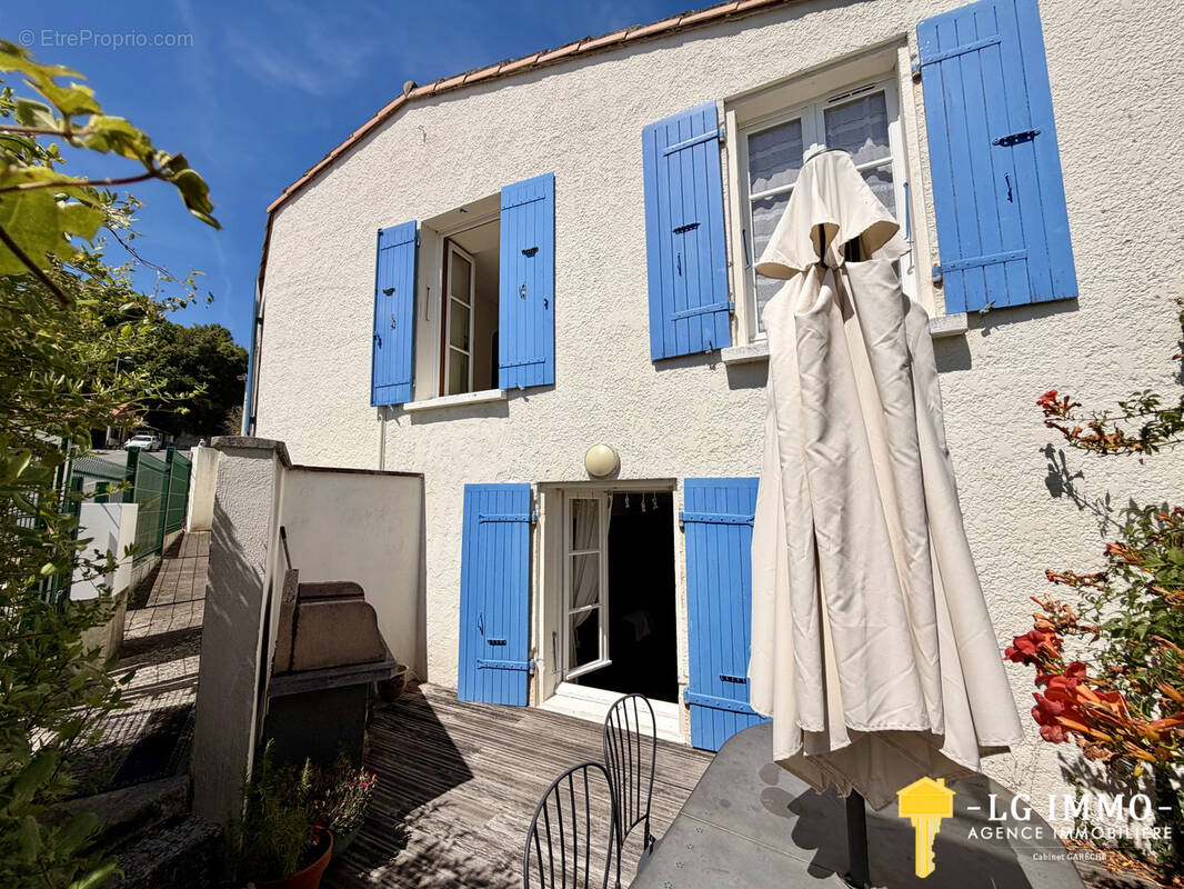 Maison à MORTAGNE-SUR-GIRONDE