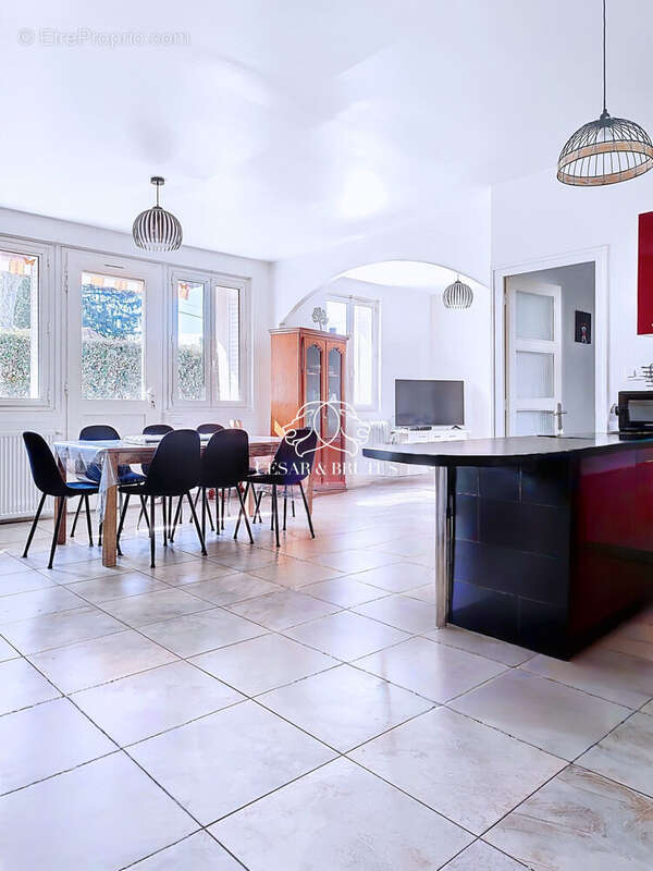Maison à JASSANS-RIOTTIER