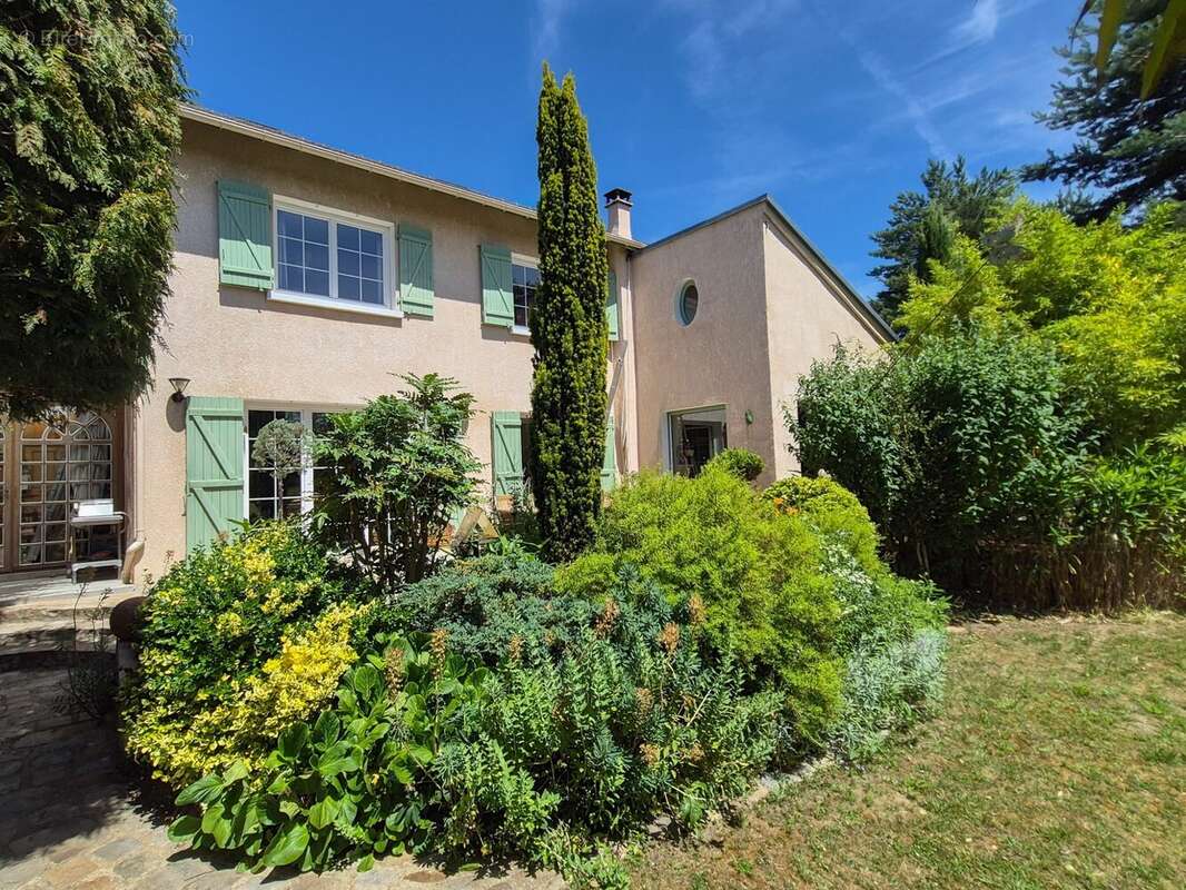 Maison à LINAS