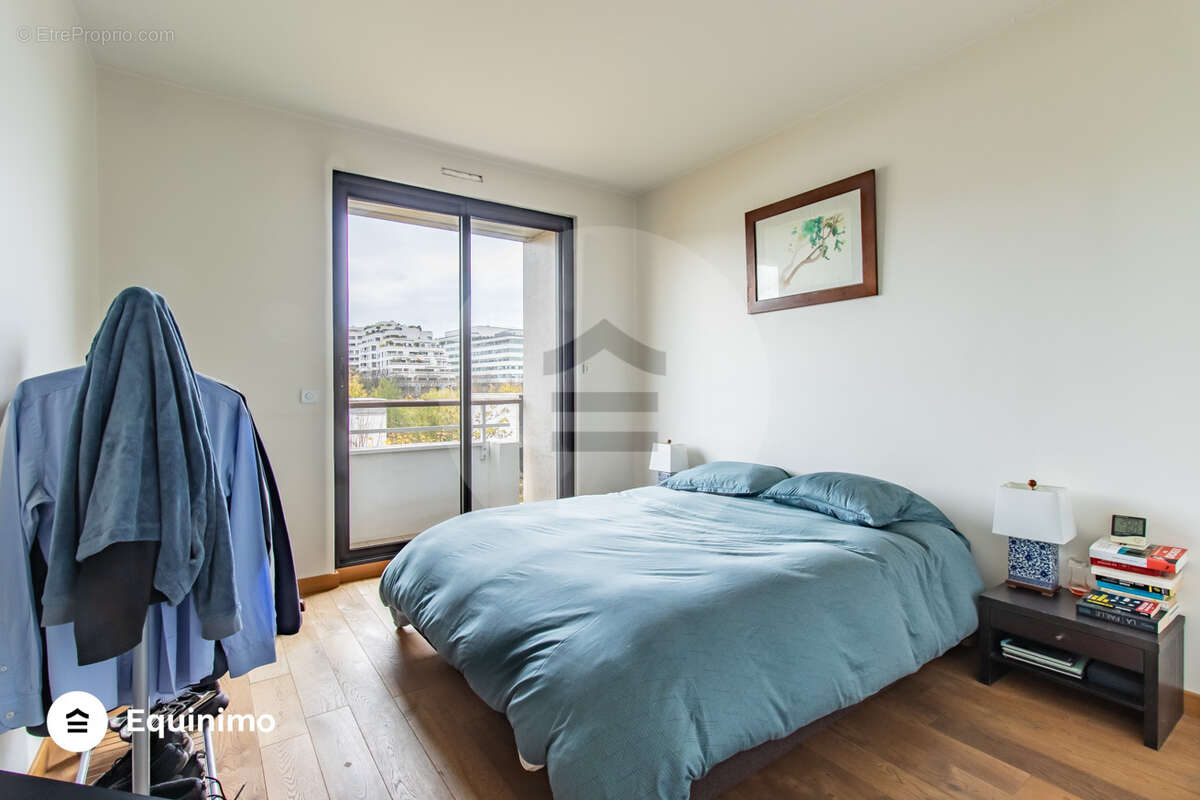 Appartement à NEUILLY-SUR-SEINE
