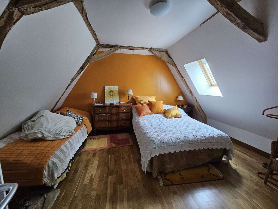 Maison à LACROPTE