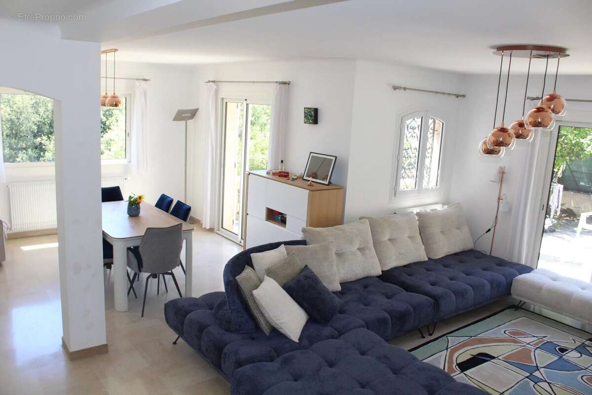 GRASSE, Belle Villa 5 P, position dominante - photo 10