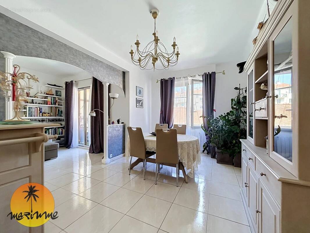 Appartement à SAINT-LAURENT-DU-VAR
