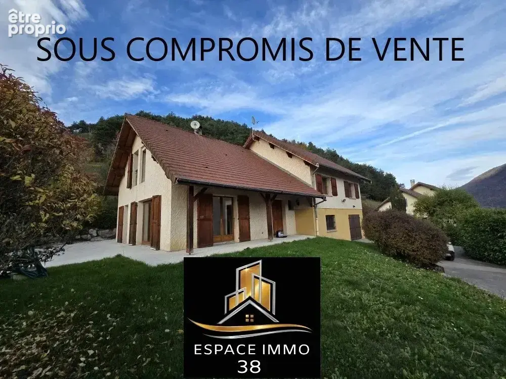 Maison à TREFFORT