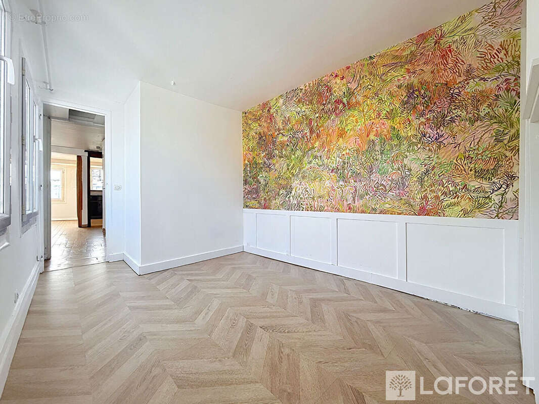 Appartement à PARIS-1E