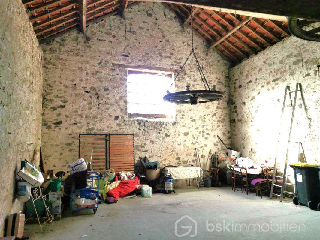 Maison à LA CHAPELLE-ROUSSELIN