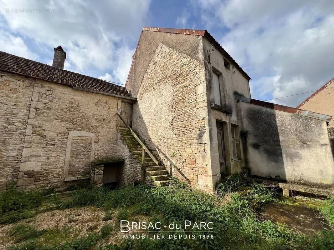 Maison à TIL-CHATEL