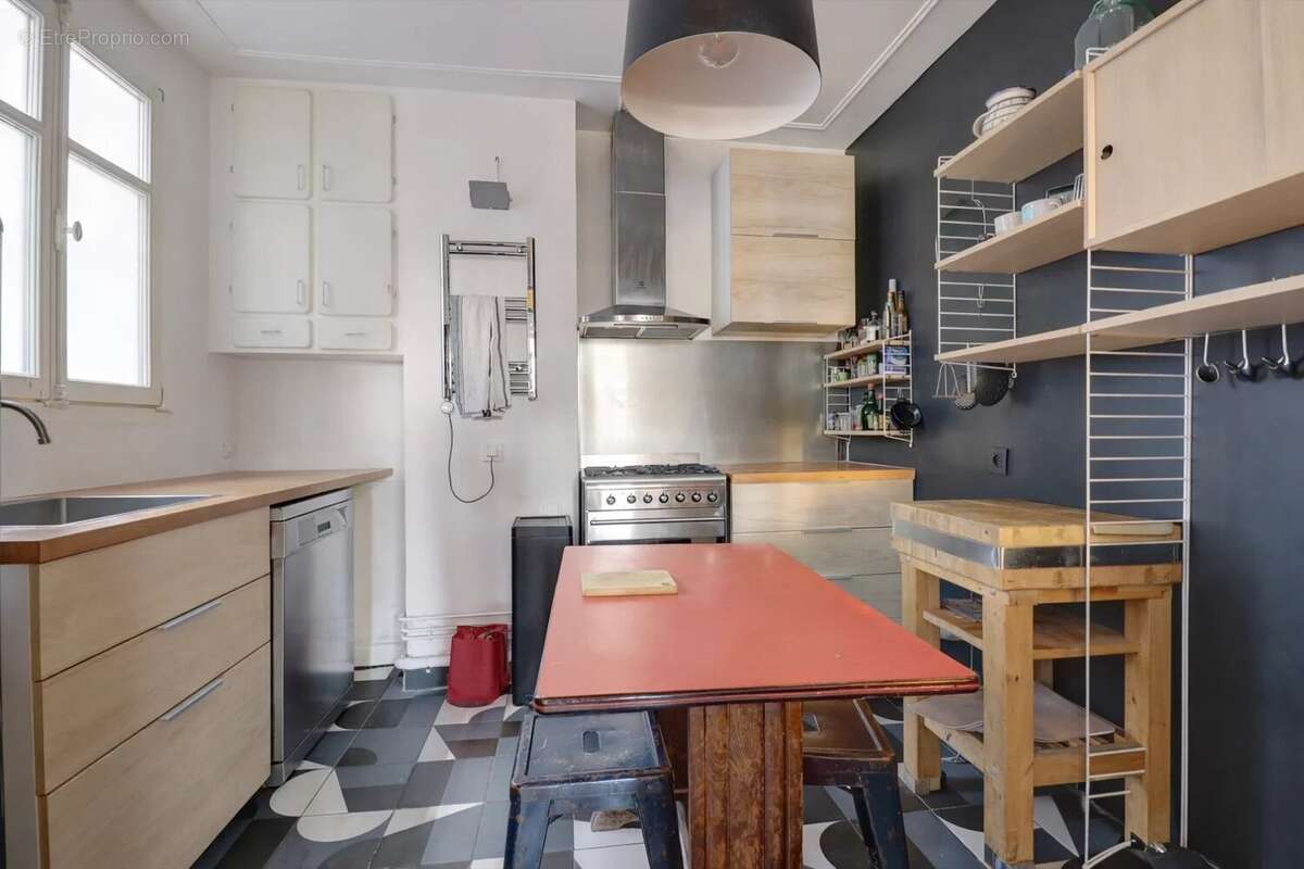 Appartement à PARIS-18E