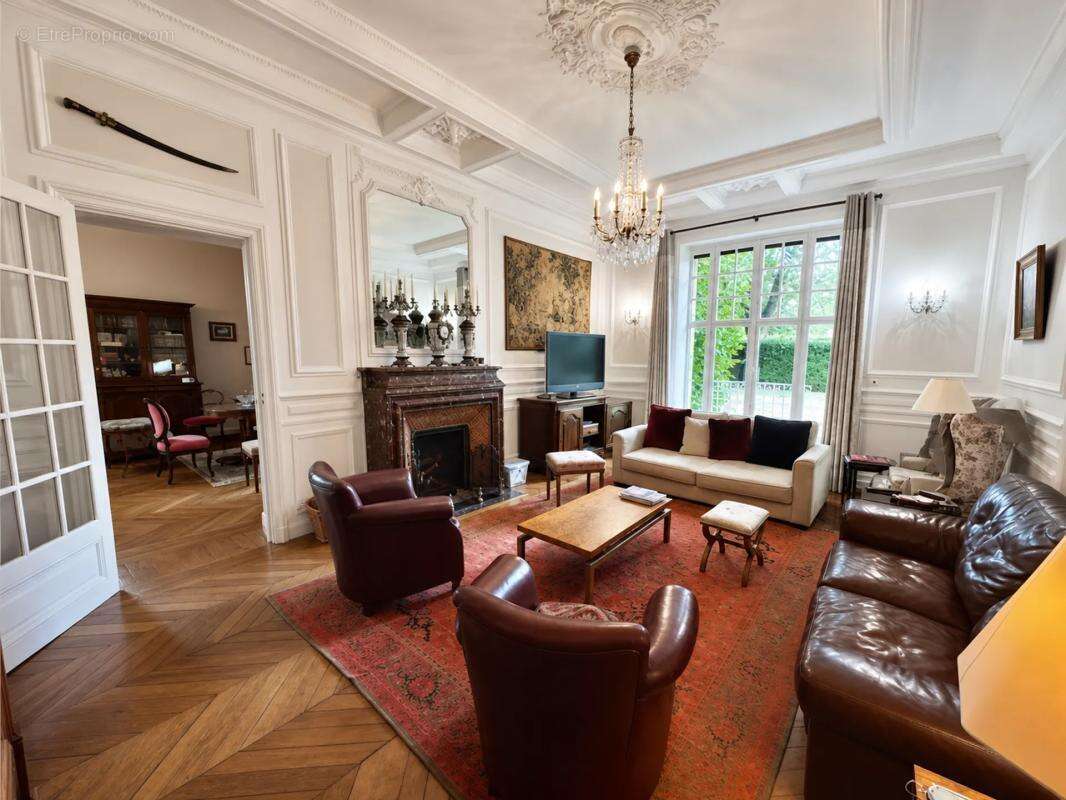 Maison de maître 360 m² à Saint-Just-en-Chaussée - photo 2